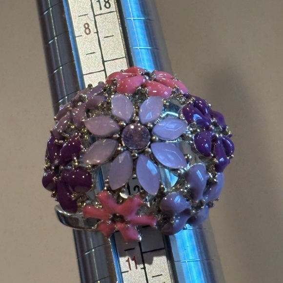 Ring silver toned with purple and pink floral arrangement. Size 10 - Picture 6 of 6